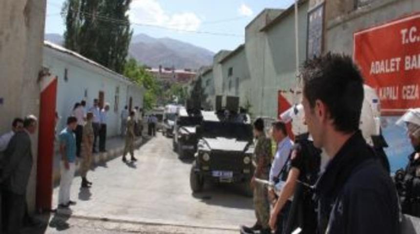 Cezaevindeki Tatbikat Halkı Sokağa D&ouml;kt&uuml;