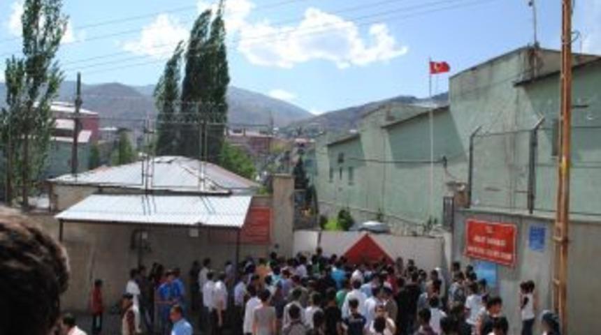 Hakkari'de Tatbikat Gerginliği