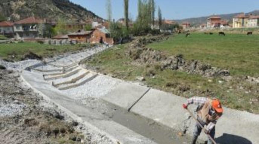 Akpınar Mahallesi&rsquo;nden Ge&ccedil;en Dere Yatağı Islah Edildi