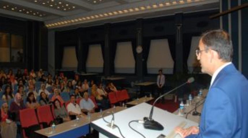 Başkan &Ouml;zhaseki, Gen&ccedil;leri Kabul Etti