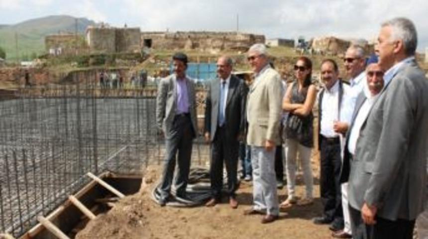 G&ouml;velek K&ouml;y&uuml; Yeni Okuluna Kavuşuyor