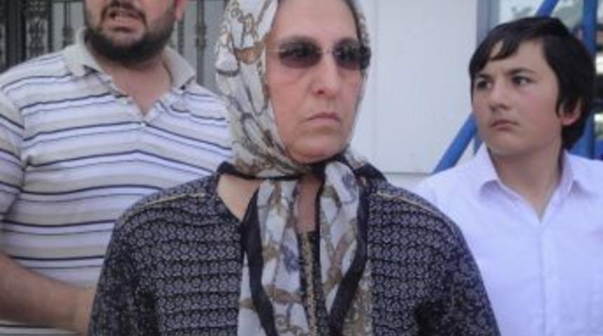 Dolmuş&ccedil;ular Belediyeyi O Da Dolmuş&ccedil;uları Protesto Etti