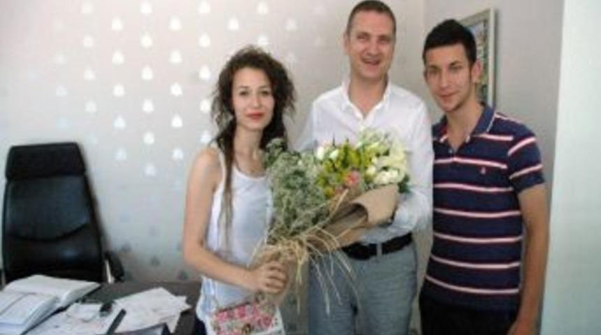 Lise Mezunlarından Sponsorlara &Ccedil;i&ccedil;ekli Teşekk&uuml;r