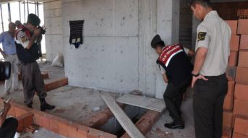 İnşaat Iş&ccedil;isi 12 Kattan D&uuml;şerek Hayatını Kaybetti