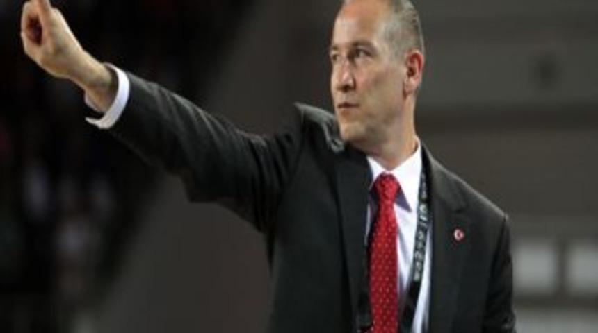 A Milli Kadın Takımı'nın Antren&ouml;r&uuml; Ceyhun Yıldızoğlu: Gururluyuz