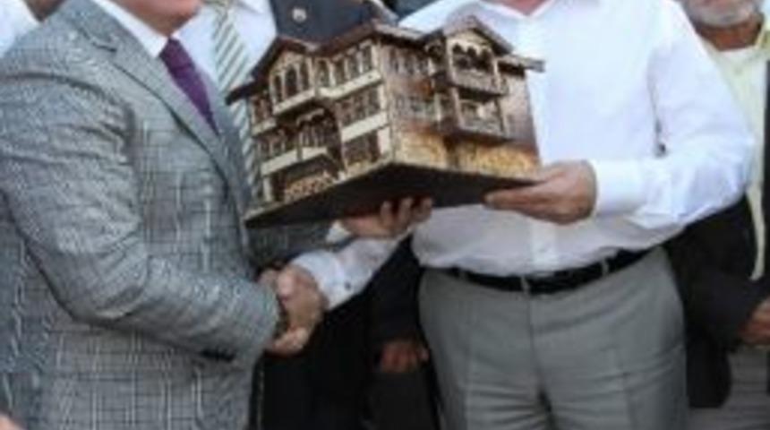 Bakan G&uuml;nay Sakarya'da