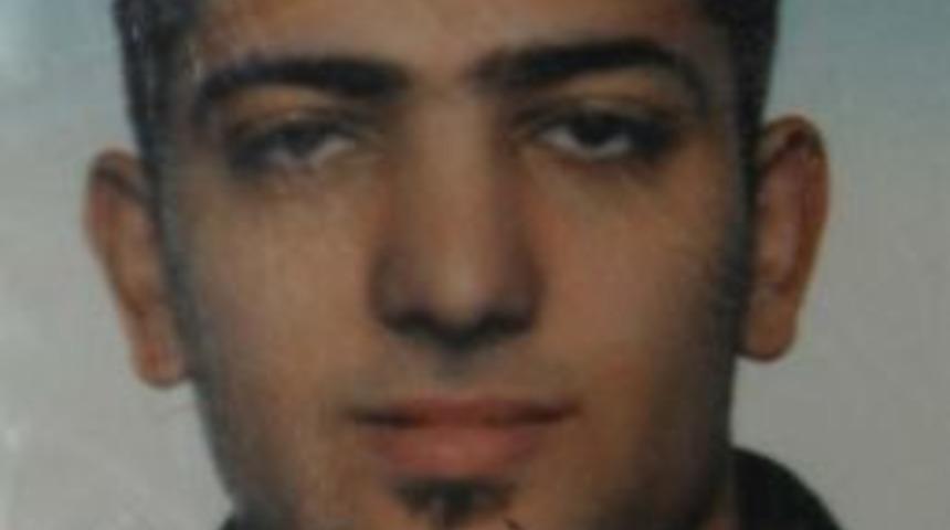 19 Yaşındaki Gen&ccedil; Bı&ccedil;aklanarak Ağır Yaralandı