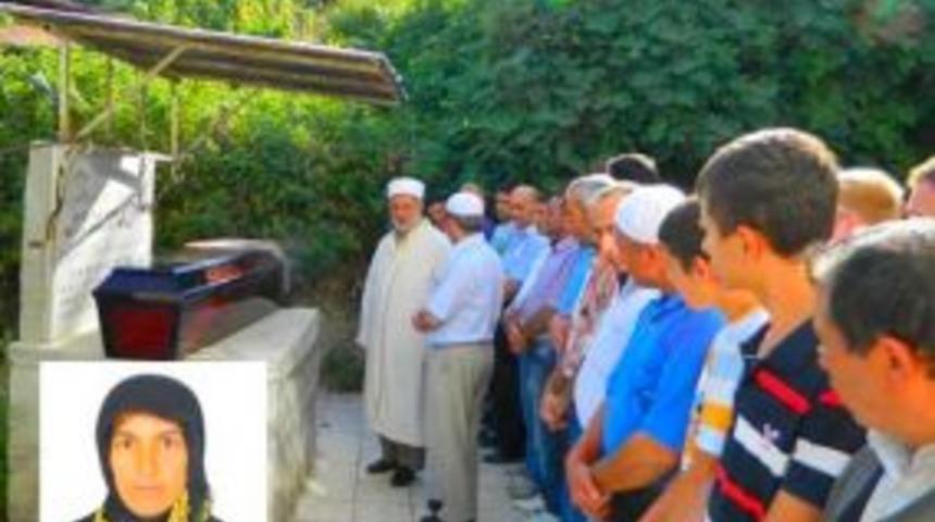 Muhtarın eşi son yolculuğuna uğurlandı