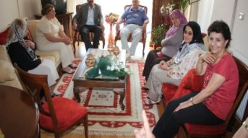 Başkan Bayram Evlere Konuk Oluyor