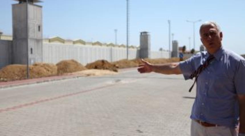 Rafineri Inşaatından &Ccedil;ıkan Hafriyatla Cezaevi Kamp&uuml;s&uuml; Yeşillendirecek