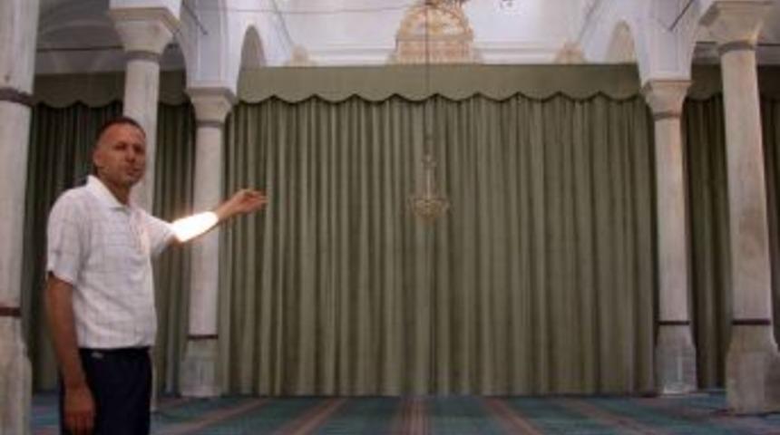 Kiliseye Benzetilen Tarih&icirc; Cami Asli Unsurlarına Kavuştu