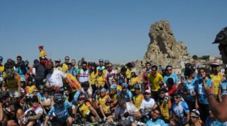 Kapadokya'yı Keşif I&ccedil;in Pedal &Ccedil;evirdiler