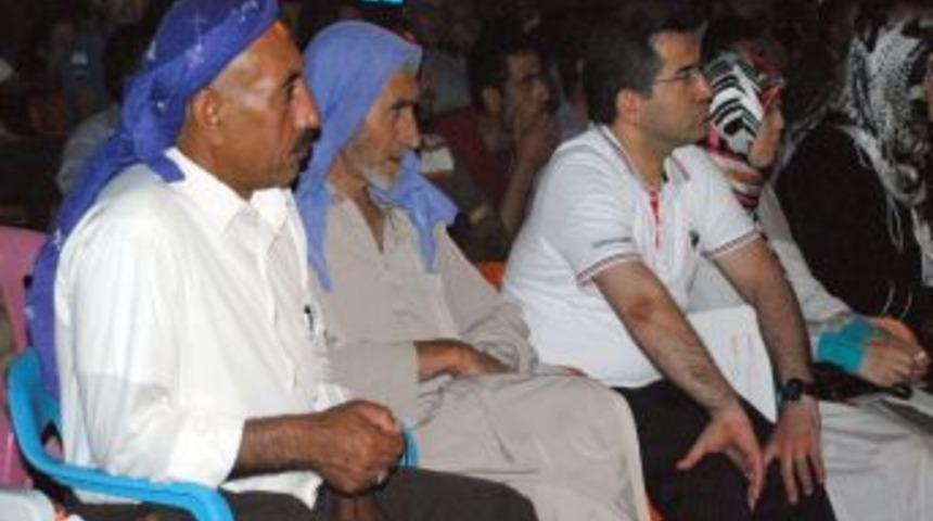 Kadınlar, Şiddete Karşı Kahvehanelerde Toplantı Yapıyor