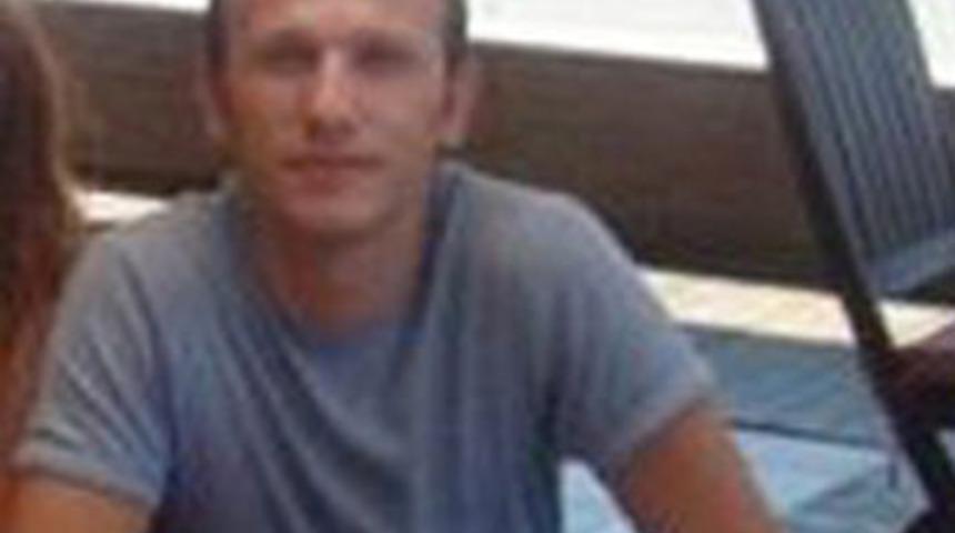 Doktor, evinde bı&ccedil;aklanarak ağır yaralandı