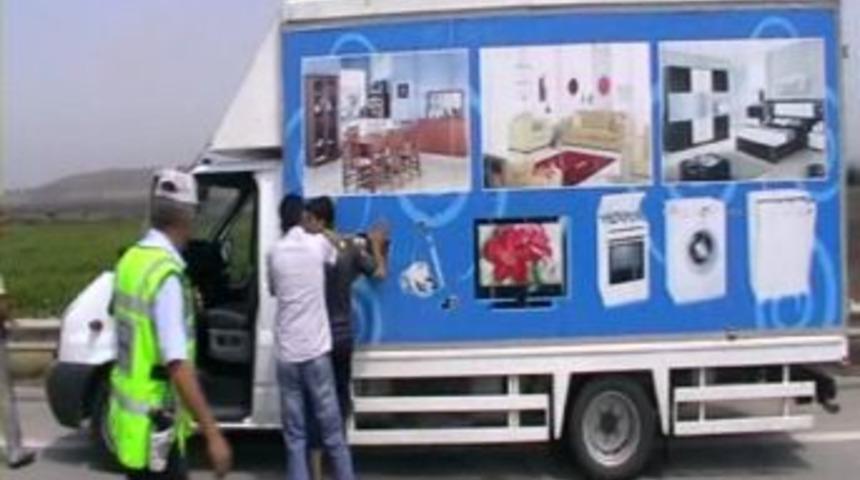 Beyaz Eşyaların Arasından 74 Bin Paket Ka&ccedil;ak Sigara &Ccedil;ıktı