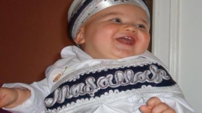 &ldquo;doğar Doğmaz S&uuml;nnet Travmayı &Ouml;nler&rdquo;