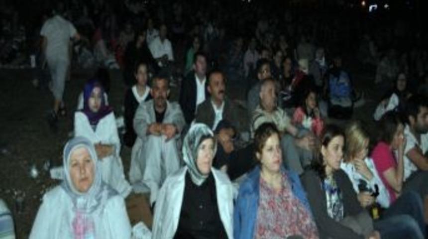 D&uuml;zce'de A&ccedil;ık Hava Sinema G&uuml;nleri Başladı