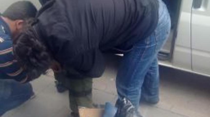 Erzurum'da Cami &Ouml;n&uuml;nde Unutulan Koli Paniğe Sebep Oldu