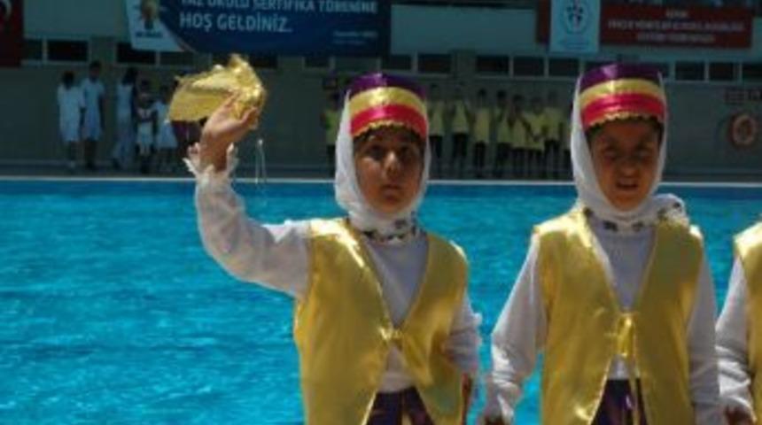 H&uuml;nerlerini Sergilediler