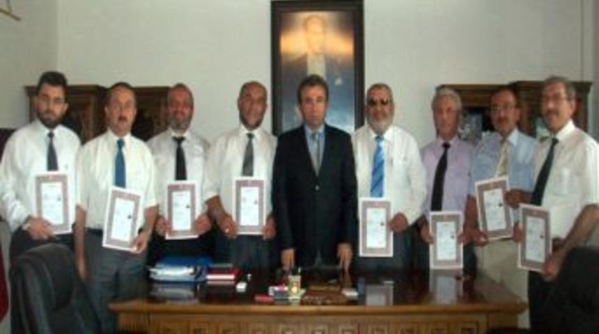 Turhal Kaymakamı Ünlü, Müftülük Personeline Başarı Belgesi Verdi