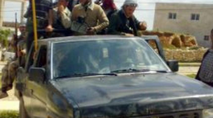 Suriyeli Muhalifler Ağır Silah Kullanmaya Başladı