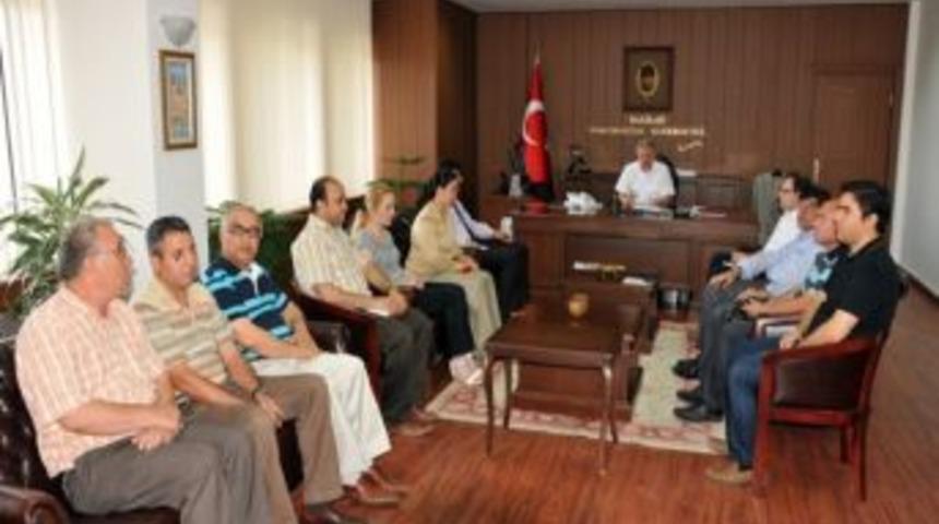 Vali Kahraman, Halkı Dinledi