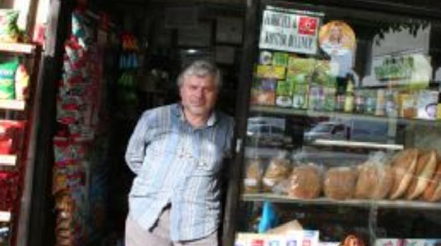 Firmaların Cazip Teklifine Rağmen 38 Yıldır Sigara Satmıyor