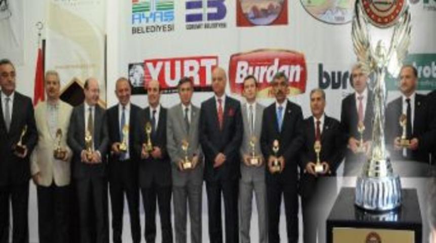 Milletvekili Ahmet Salih Dal &Ouml;d&uuml;l&uuml;n&uuml; Aldı