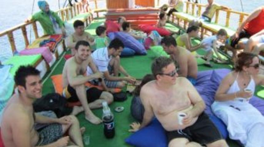 Nazillili Avukatlardan Tekne Gezisi