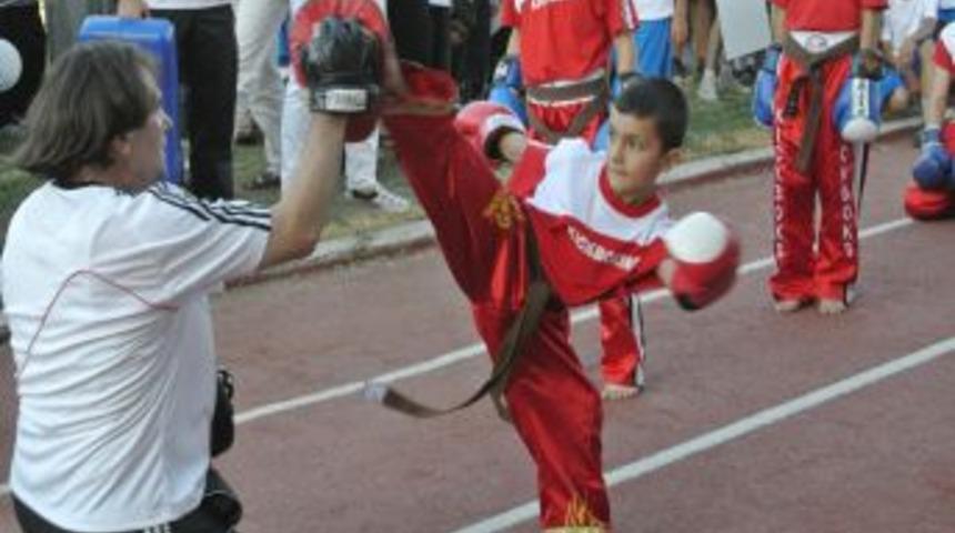 Osmaniye'de 20 Antren&ouml;r 16 Branşta Eğitim Verecek