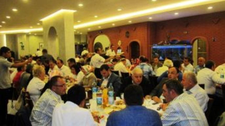 Ak Parti Ailesi Yemekte Buluştu