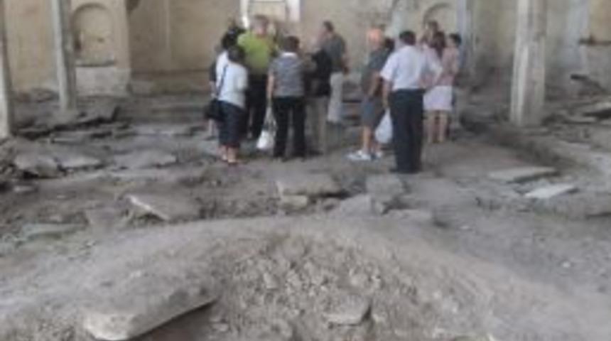 Atalarını Andılar