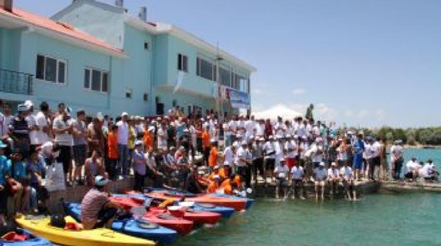 Bakan Suat Kılı&ccedil;: Doğuya Hizmet Gelmesini Engeleyenler Var