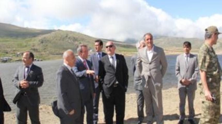 Vali İpek Araklı T&uuml;neli Ve Aydıntepe G&ouml;letinde İncelemelerde Bulundu