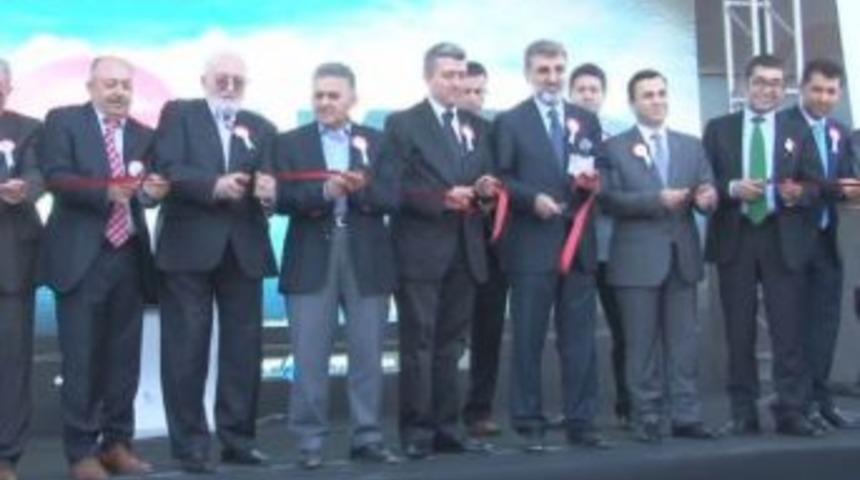 3 Yaşındaki Kız &Ccedil;ocuğu Bakan Yıldız İle Oynadı