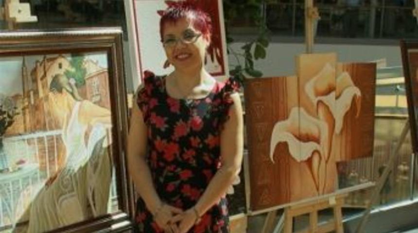 Ev Hanımı Resim Sergisi Açtı