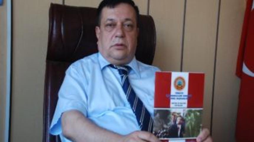 Emekli, G&uuml;n&uuml;n&uuml; Buruk Kutluyor