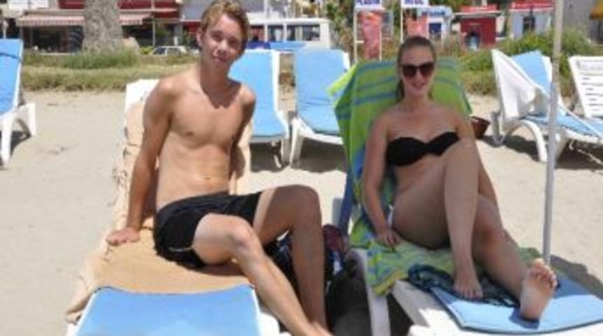 Sıcaktan Bunalan Plaja Ve Su Parkına Koştu