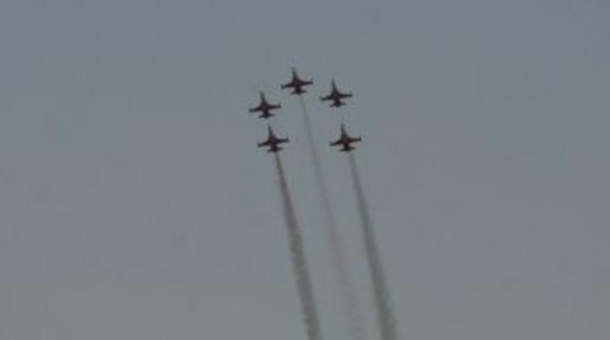 T&uuml;rk Yıldızları Van Semalarında