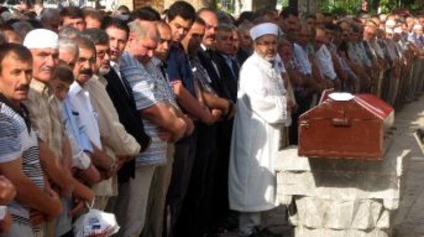 Ahmet &Ccedil;ekin, Son Yolculuğuna Uğurlandı