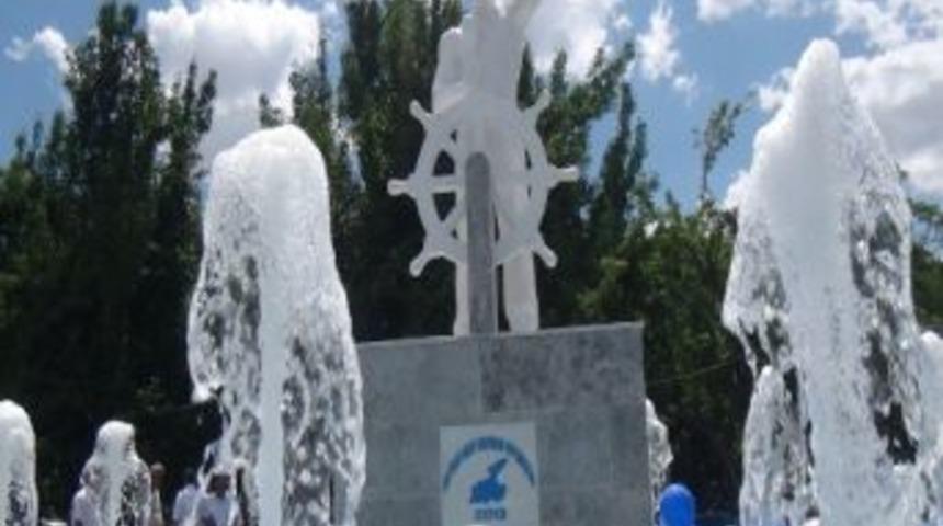 Tatvan&rsquo;da 13 Yıllık &ldquo;denizci Heykeli&rdquo; Hasreti Sona Erdi