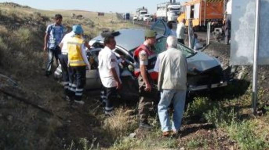 Aksaray&rsquo;da Kaza: 2 &Ouml;l&uuml;, 1 Yaralı