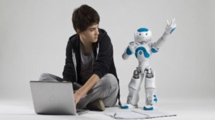 Otizmli &Ccedil;ocukları Bu Robot Eğitecek