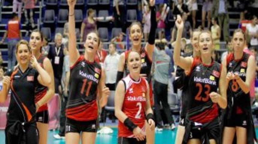 Filenin Sultanları, 3 Haftada 32 Bin Km Yol Yapıp, 14 Ma&ccedil;ta 10 Galibiyet Aldılar