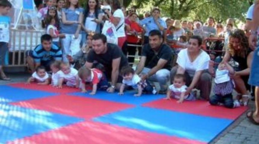 Burhaniye&rsquo;de Bebekler Yarıştı