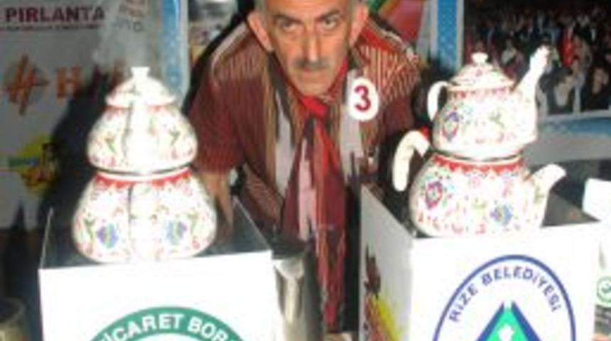 En Iyi &Ccedil;ay Demleyene Bir Ton Kuru &Ccedil;ay Hediye Edildi