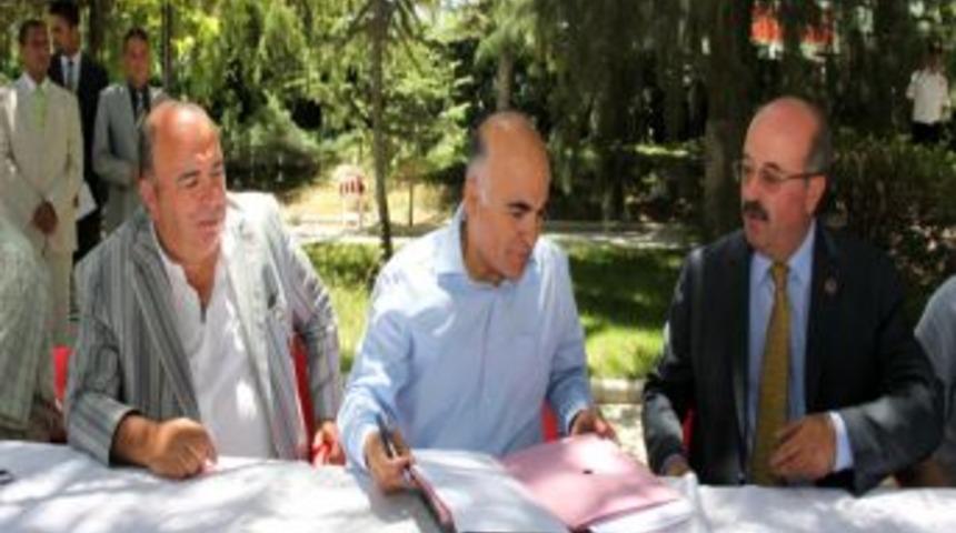 Uluborlu Belediyesi&rsquo;nden Eğitime Destek