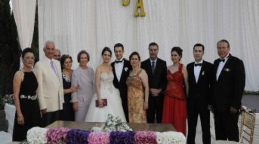 Eski Bakan Cengiz Altınkaya&rsquo;nın Oğlu Evlendi