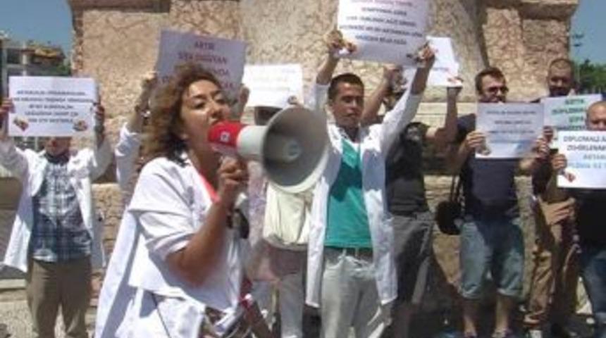 Diplomalı Aktarlar Diplomasızlara Karşı Eylemde