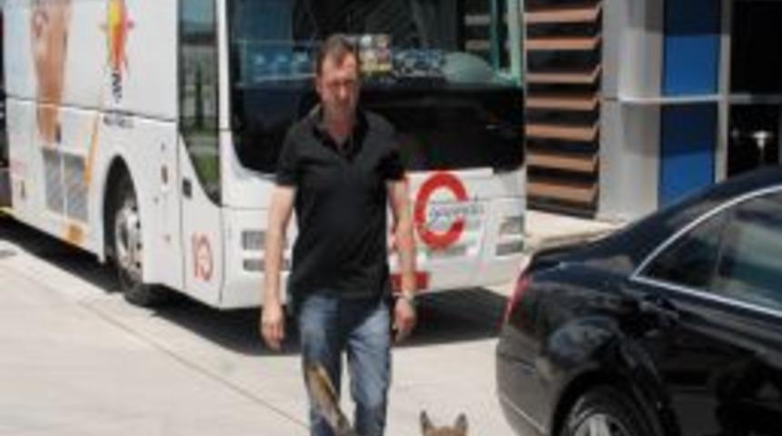 Başbakanlığa Ait Ara&ccedil;larda Bomba Aramasını Balyoz Yaptı